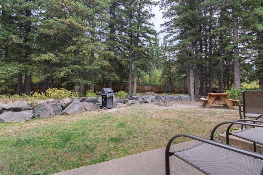 Beautiful Newly Reno 2Bdm 2 Bth Sleep Up To 6 Adults & Kids Mountain View Townhouse Suite Canmore Exterior foto