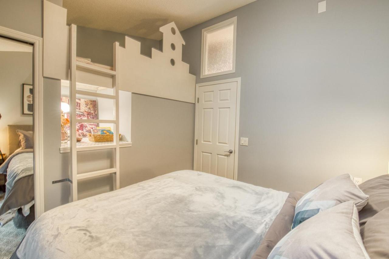 Beautiful Newly Reno 2Bdm 2 Bth Sleep Up To 6 Adults & Kids Mountain View Townhouse Suite Canmore Exterior foto