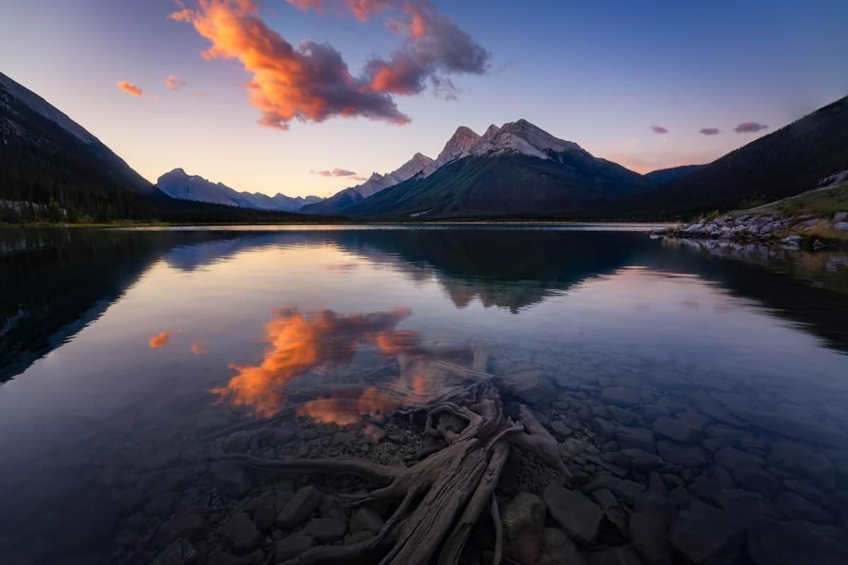Beautiful Newly Reno 2Bdm 2 Bth Sleep Up To 6 Adults & Kids Mountain View Townhouse Suite Canmore Exterior foto